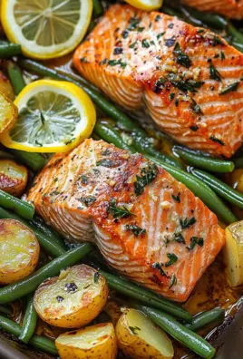 Einfaches Blechlachs Rezept mit grünen Bohnen und Kartoffeln