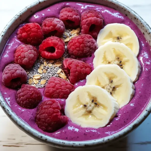 Smoothie Bowl mit Beeren (kalorienarm)